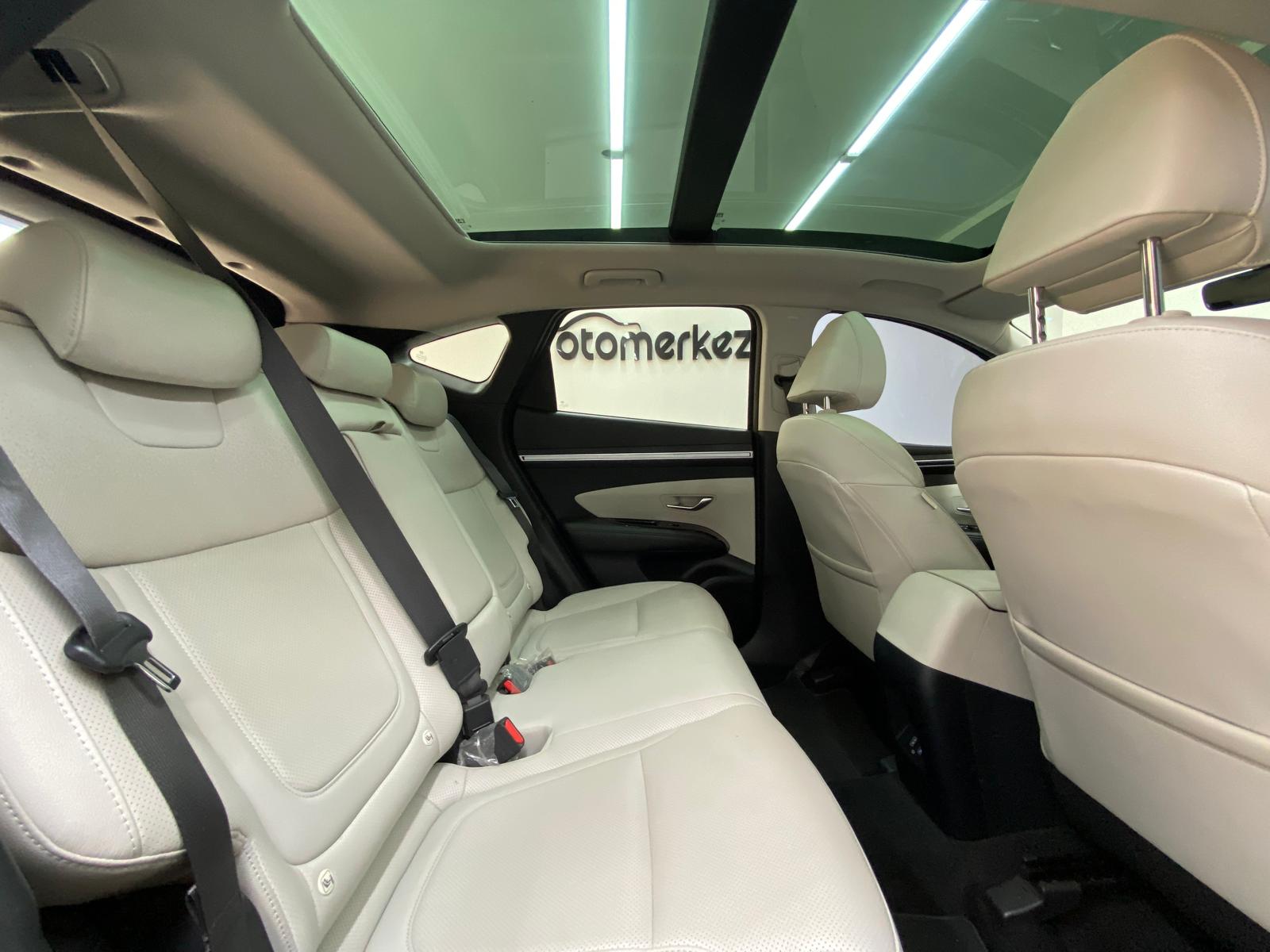 HYUNDAI TUCSON 19